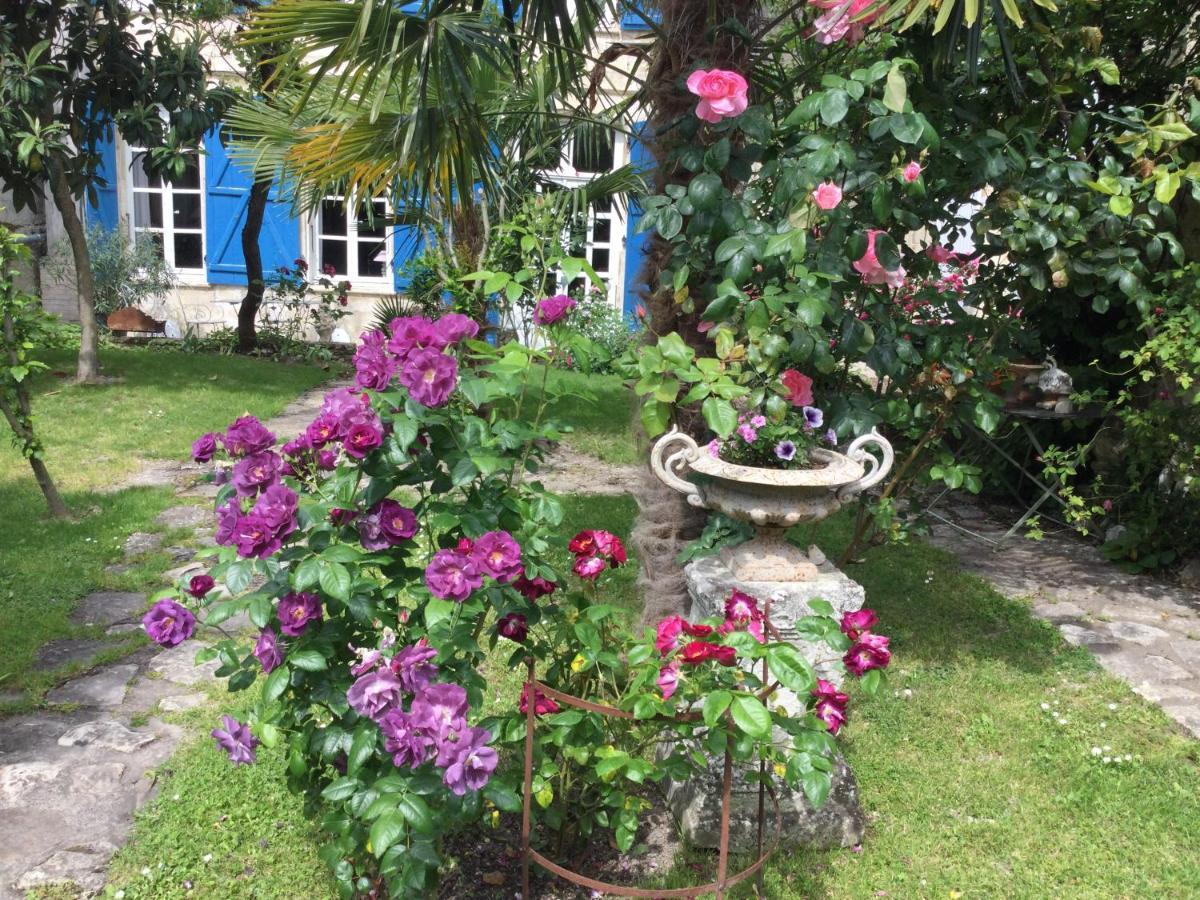 Bed and Breakfast L'Orangerie Du General Saint-Jean-dʼAngély Esterno foto