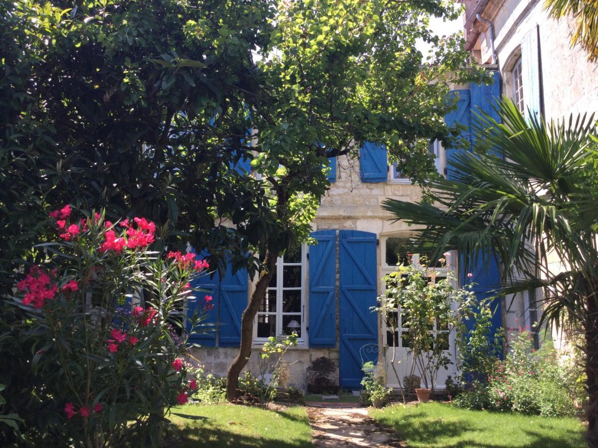 Bed and Breakfast L'Orangerie Du General Saint-Jean-dʼAngély Esterno foto